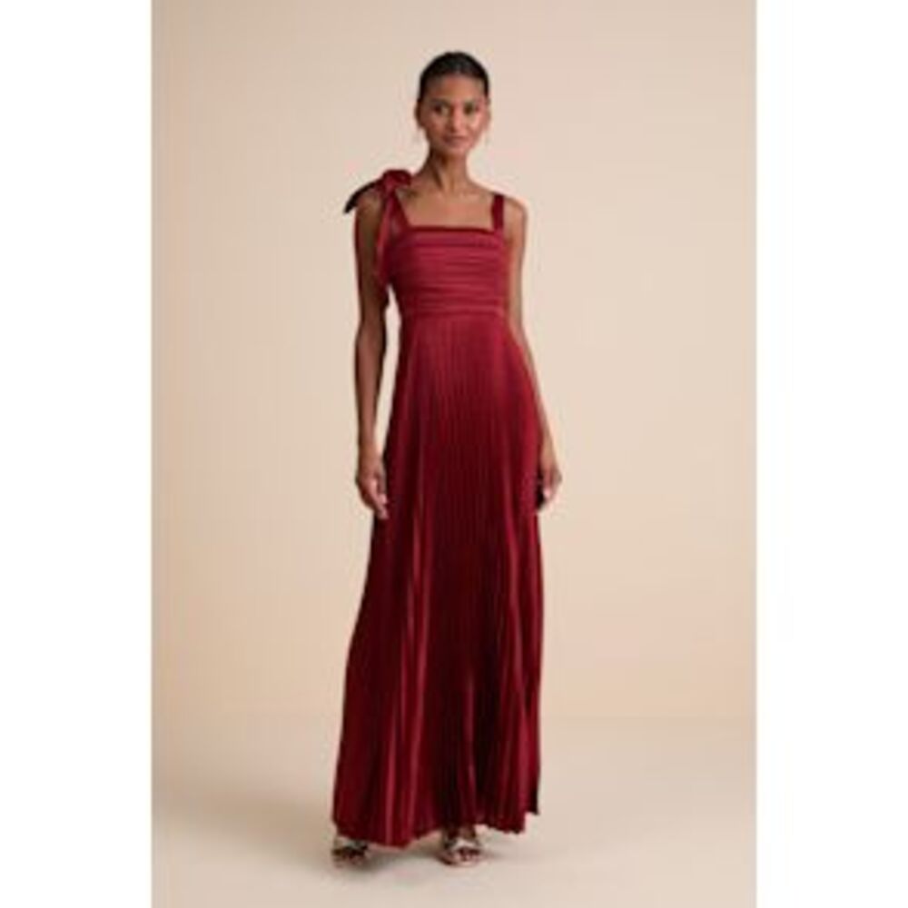 Lulu's Burgundy Pleated Maxi Dress
